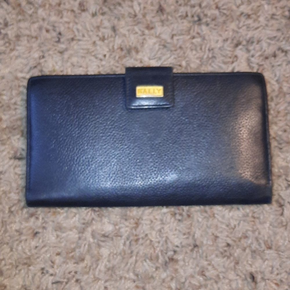 Bally pebbled leather wallet